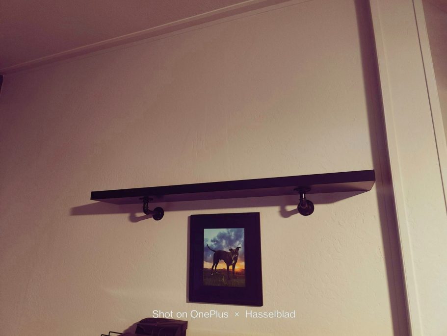 Shelf / Picture Mounting